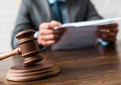 Подписан закон, позволяющий лицам предпенсионного возраста обращаться в суд за взысканием алиментов с детей и бывших супругов