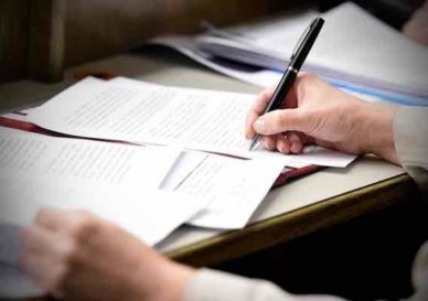 Какие документы и доказательства необходимо подготовить для успешного представления интересов клиента в суде?
